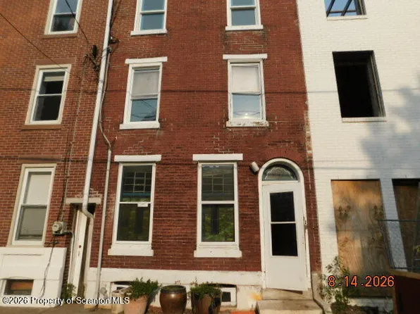 847 Corinthian Ave, Philadelphia, PA 19130
