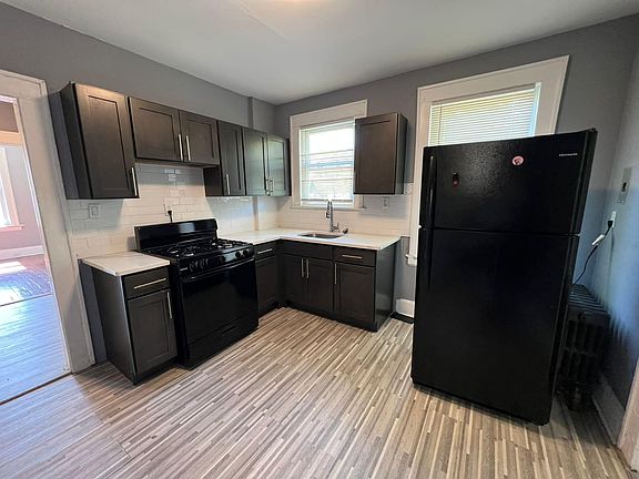 2nd image of 33 W Avon Ave #2L