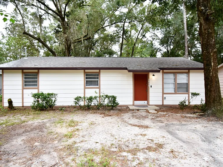 2035 NW 33rd Ave — Photo 15