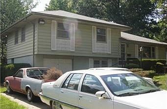 3rd image of 10002 Fremont Ave