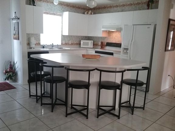 2nd image of 325 Santa Clara Cir