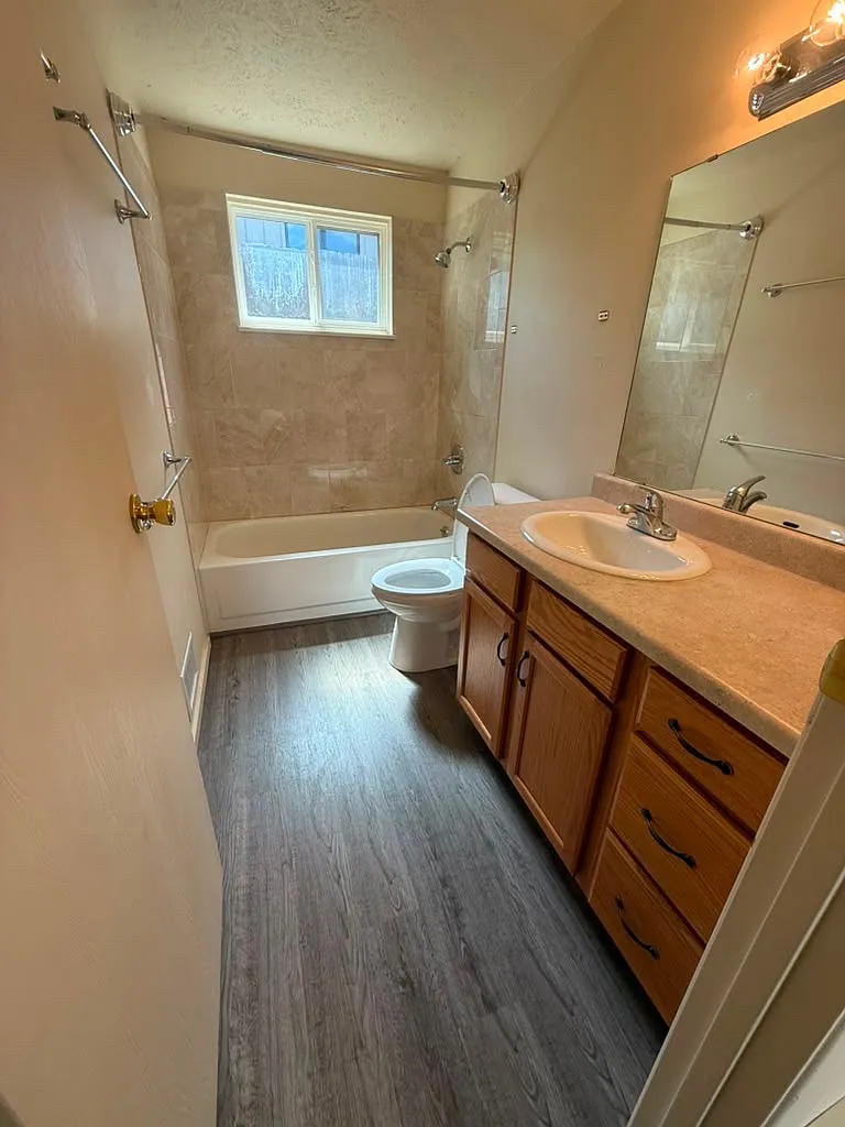 2 bed, 800 sqft, $1,400 — Photo 4