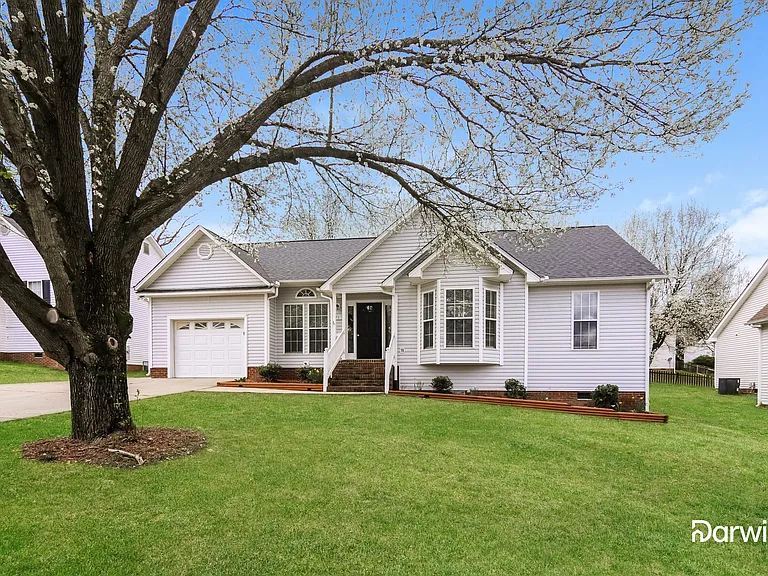 111 Zircon Ln — Photo 1