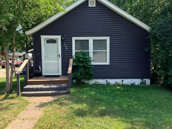 906 Scribner St, Spooner, WI 54801