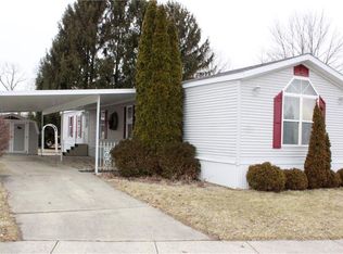 62 Cherry Ln, Springfield, OH 45504