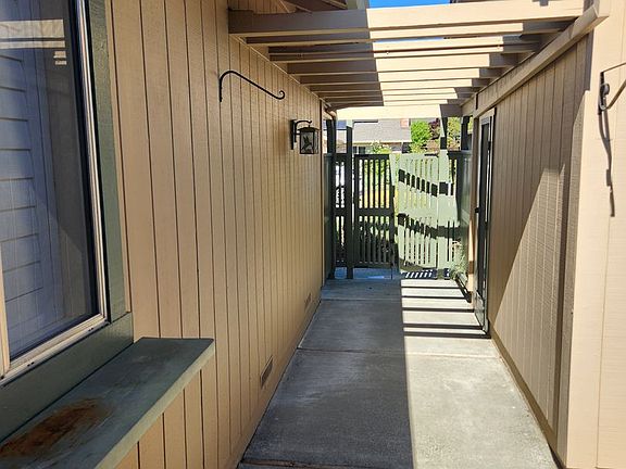4th image of 6530 Stonecroft Ter