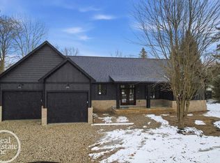 6937 Meldrum Rd, Fair Haven, MI 48023