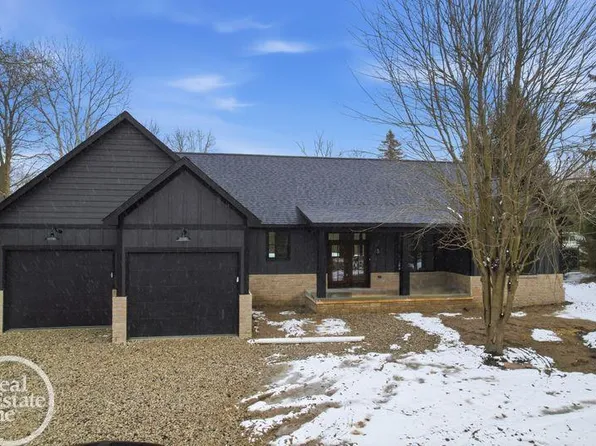 6937 Meldrum Rd, Fair Haven, MI 48023