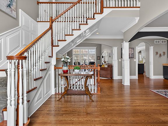 5th image of 910 Freedom Cir