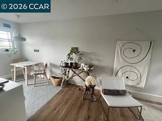 1325 Hopkins St — Photo 22
