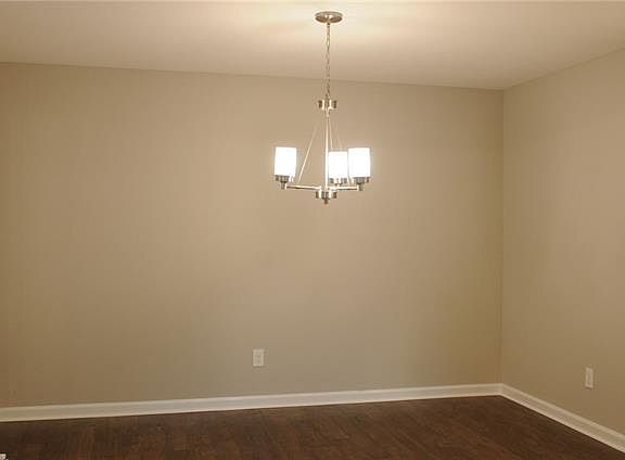 5th image of 1002 Almond Dr