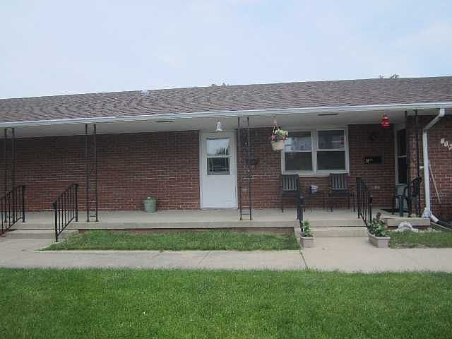 1st image of 116 E Oak St APT 5