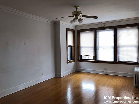 4th image of 1478 W Byron St #3TT