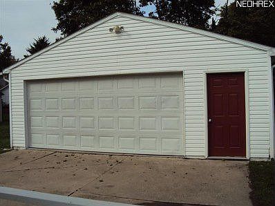 2nd image of 160 N Edgehill Ave