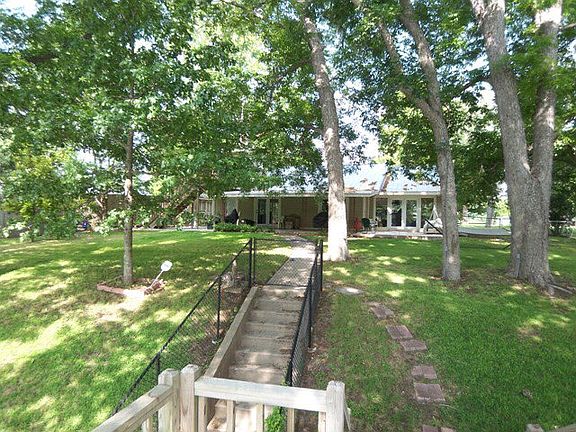 2nd image of 631 Lake Placid Dr