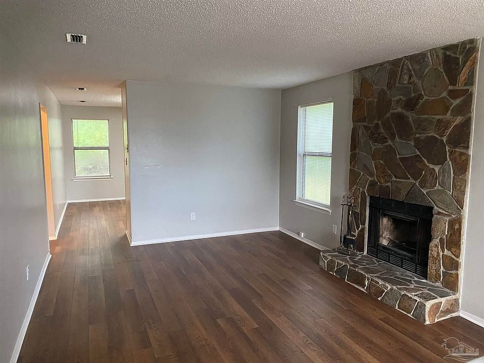 10053 Hillview Dr, Pensacola, FL 32514 Zillow