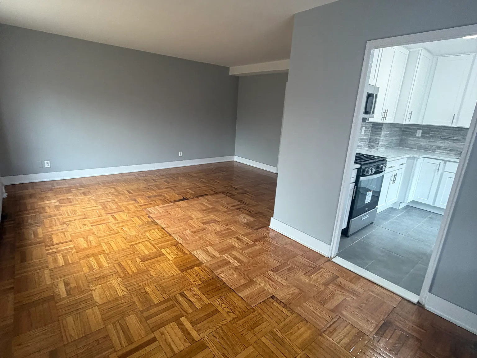 186th Ln, Fresh Meadows — Photo 3