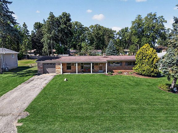 2nd image of 8144 Kenwick Dr