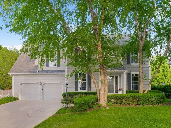 12811 Garnett Ln, Overland Park, KS 66213