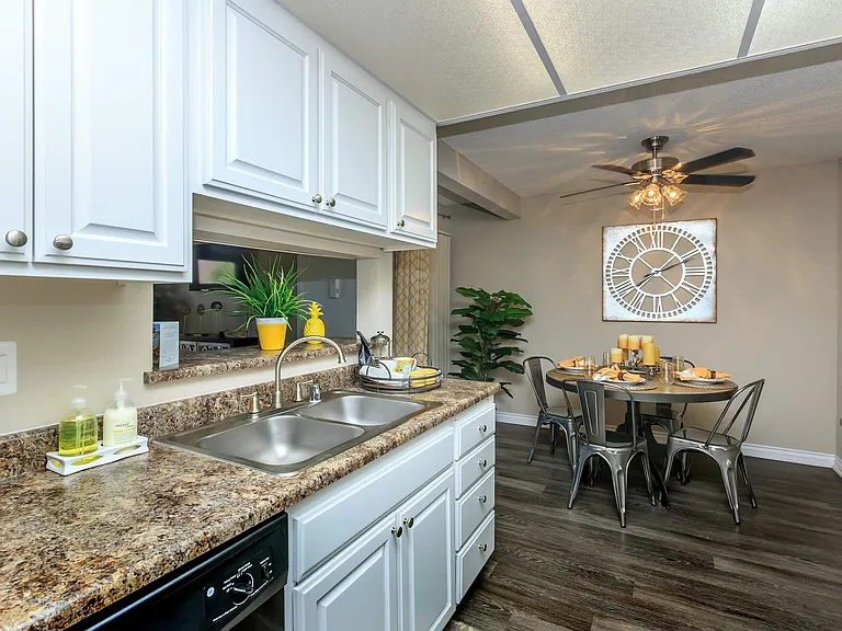 Raintree Apartment Homes — Photo 30