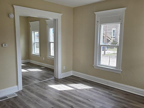 4th image of 363 Parker Ave