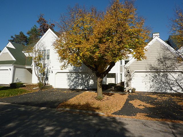 1st image of 304 Stillwater Ct #304