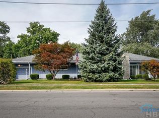 222 W Melrose Ave, Findlay, OH 45840