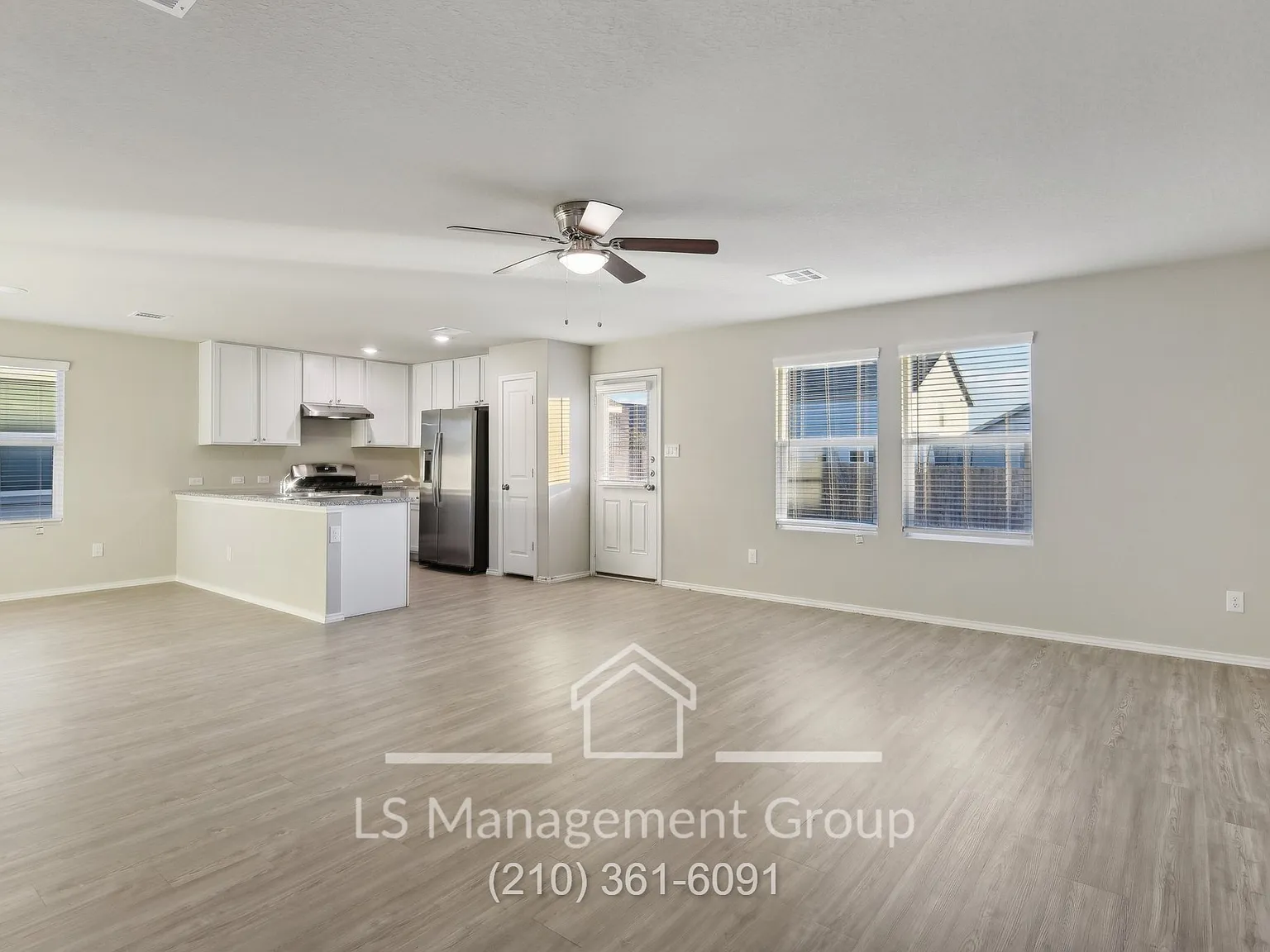 4 bed, 2.5 bath, 1950 sqft, $1,700 — Photo 3