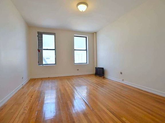 3rd image of 718 W 178th St APT 31