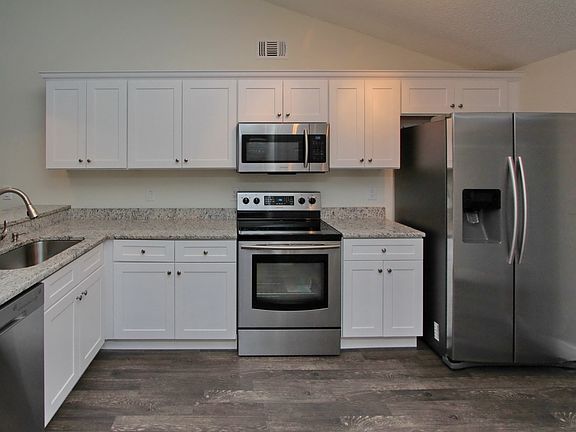 4th image of 6717 Preston Ct