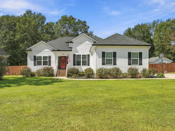 8 Willbrook Dr, Lugoff, SC 29078
