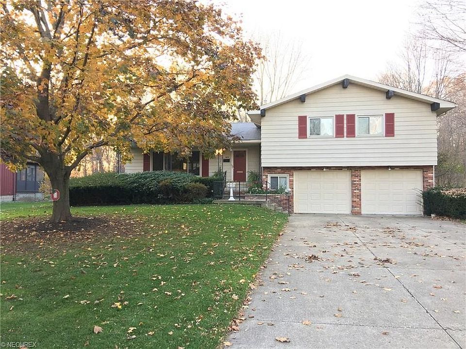 1st image of 688 Marilyn Dr