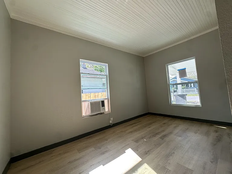 38041 Church Ave — Photo 9