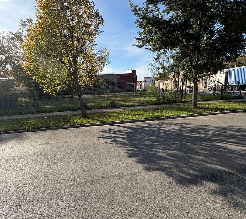 2nd image of 5900 S Loomis Blvd