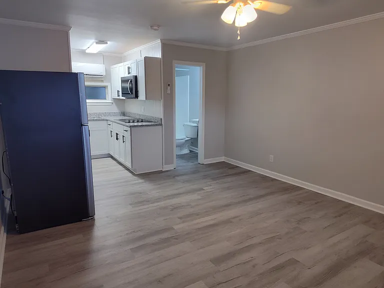 1804 E Ash St #12 — Photo 2