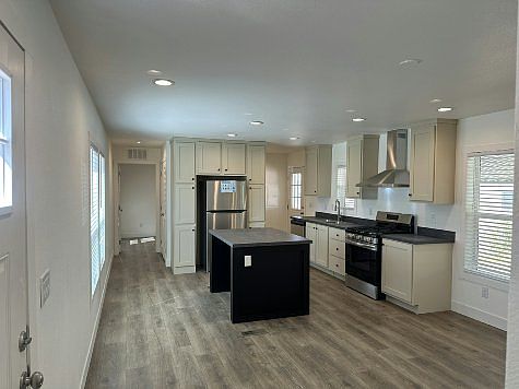 3rd image of 2800 S Lamb Blvd Space 211