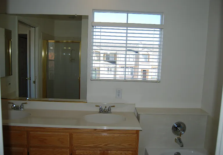 3737 Langdon Cmn — Photo 15