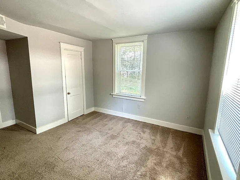 369 Sterling St NE — Photo 12