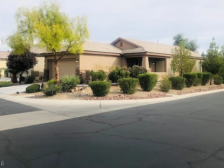 5827 Corbin Ave — Photo 33
