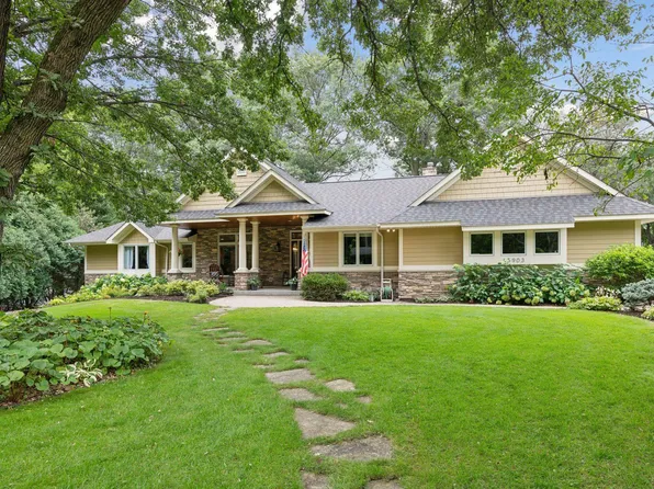 15903 Randall Ln, Minnetonka, MN 55345
