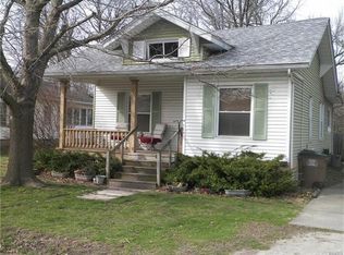 438 John St, Carlinville, IL