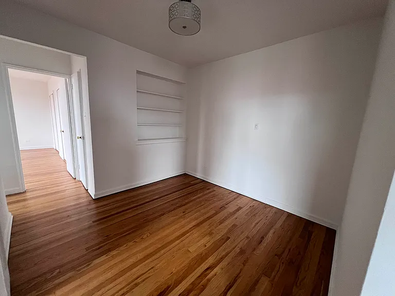 2900 Ocean Ave #6B — Photo 4