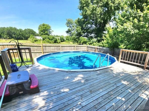 66114 E 160th Rd, Wyandotte, OK 74370