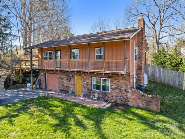 54 Danielwood Ct, Clyde, NC 28721