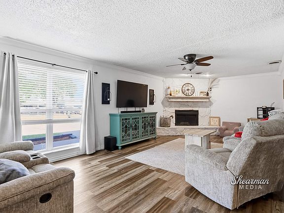 5th image of 1607 Karen Ln