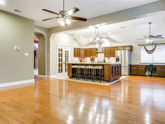 4th image of 1723 Vicksburg Dr