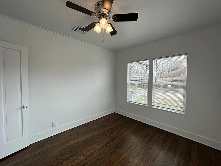 720 N Columbia Ave — Photo 18