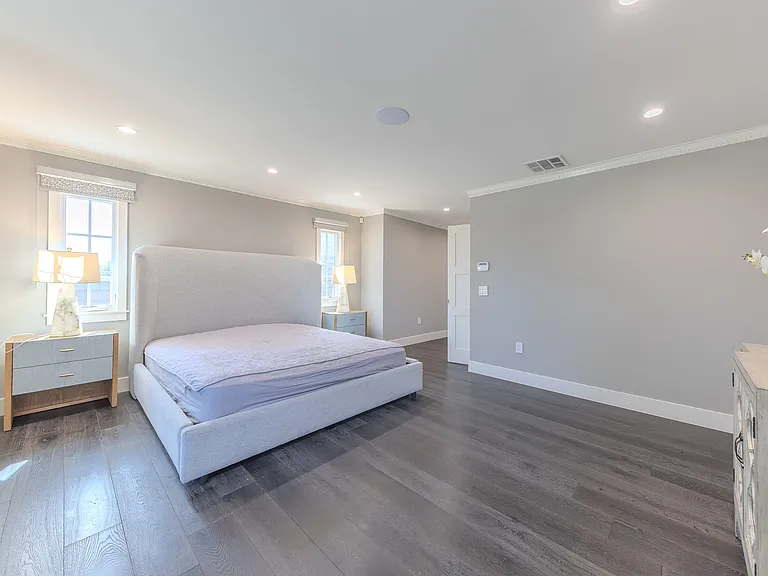 2150 S El Molino Ave — Photo 47