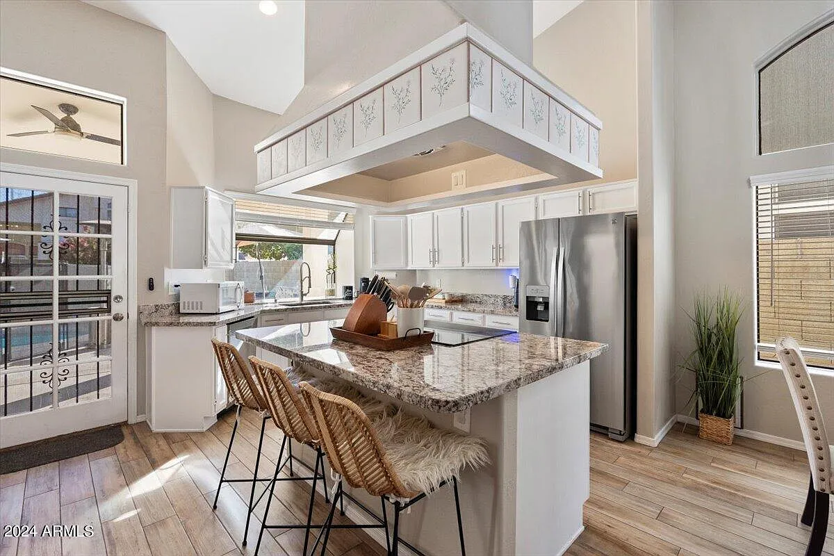5559 W Aster Dr — Photo 4