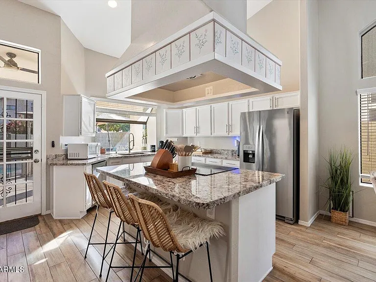 5559 W Aster Dr — Photo 4